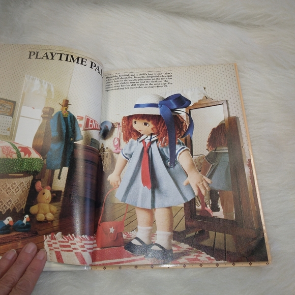 BOOK Cherished Dolls to Make for Fun, Better Homes and Gardens - Picture 4 of 8